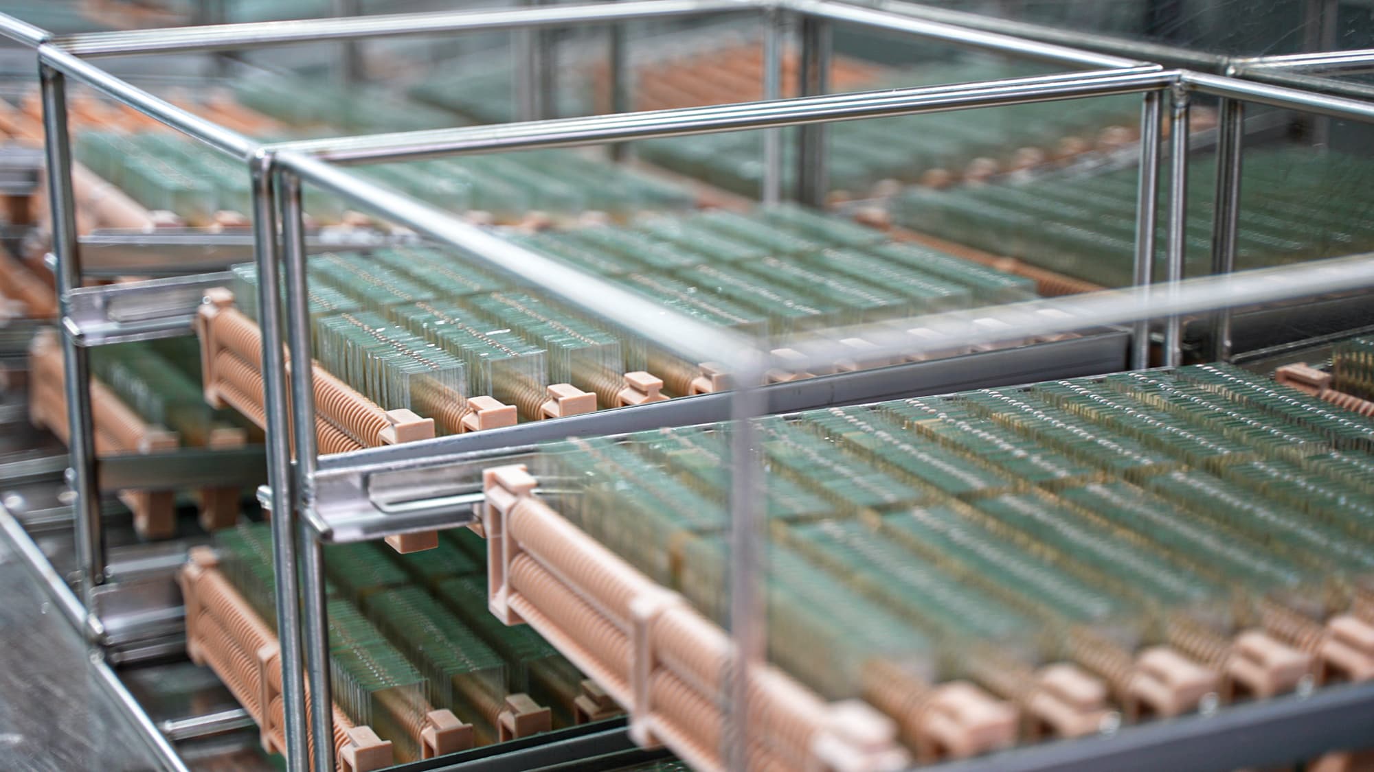 প্রতিযোগিতা ছোট এবং মাঝারি আকারের ডিসপ্লে ট্র্যাকে তীব্রতর হয়, চীনা এলসিডি নির্মাতারা গ্লোবাল মার্কেট ক্যাপচার করতে কাস্টমাইজেশনের সুবিধা নেয়